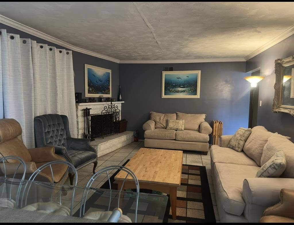 Room in Quiet, Respectful Home