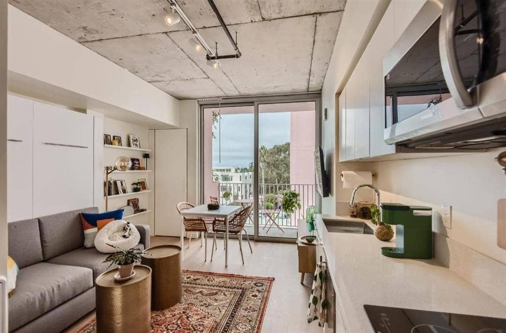 Studio Apartment June 1st