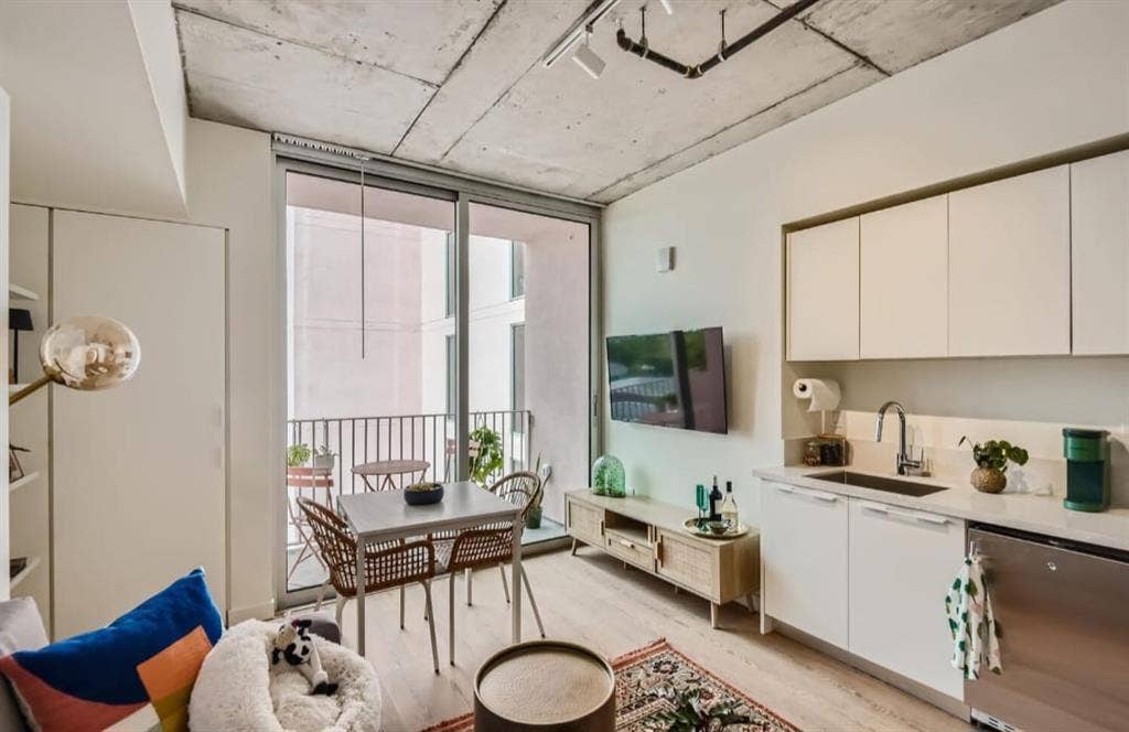 Studio Apartment June 1st