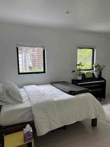 Furnished room in Berkeley Hills