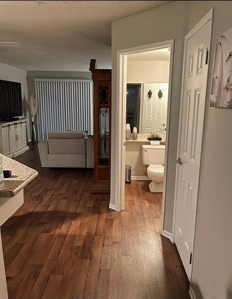 Mini Master Bedroom, Private Bath!