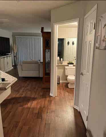 Mini Master Bedroom, Private Bath!