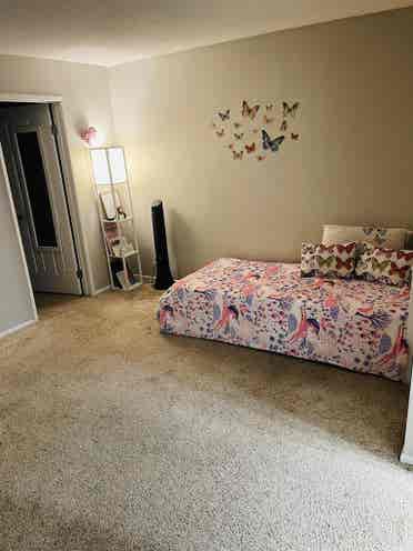 Mini Master Bedroom, Private Bath!