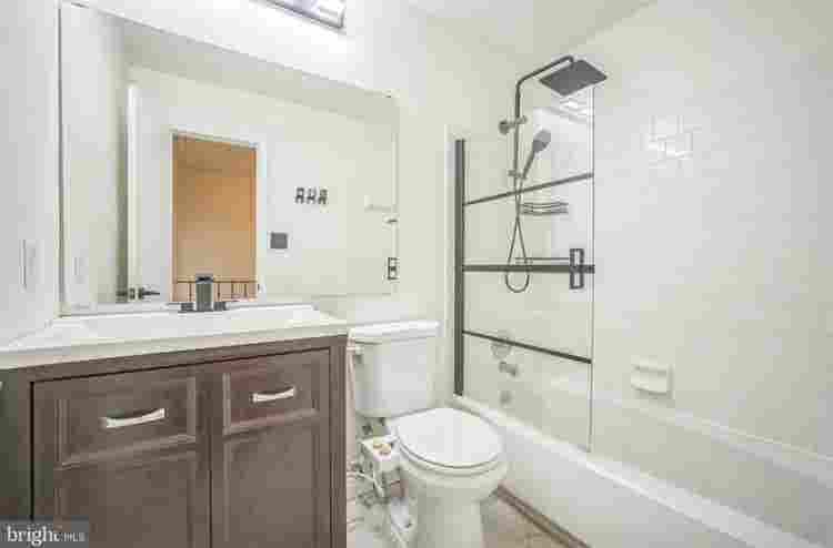 Rooms for rent- Chantilly Townhouse