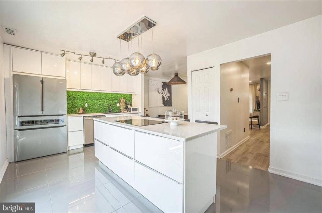Rooms for rent- Chantilly Townhouse