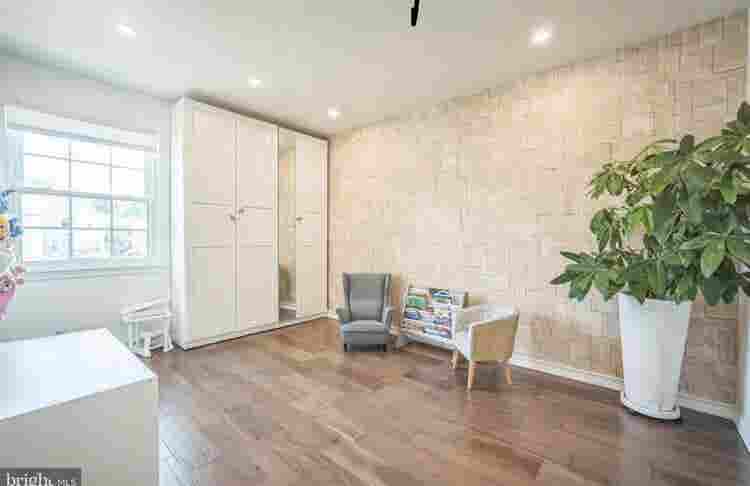 Rooms for rent- Chantilly Townhouse