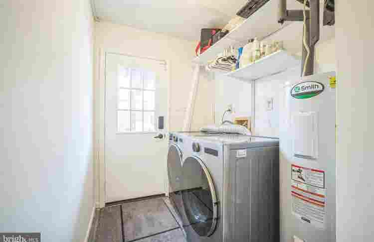 Rooms for rent- Chantilly Townhouse