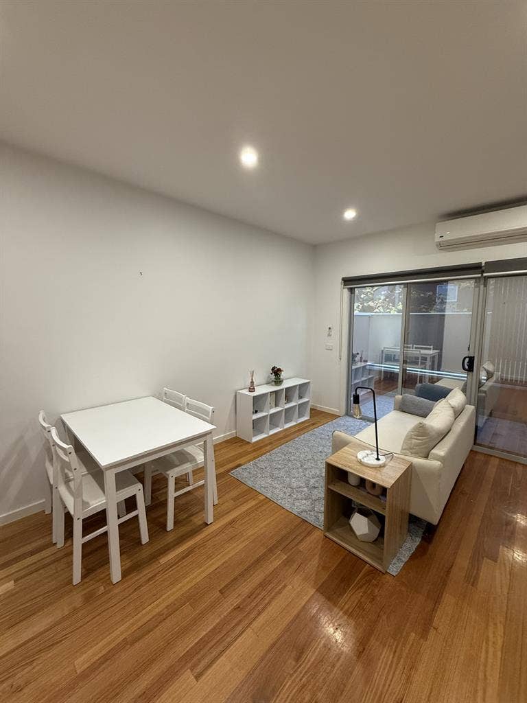 1 Room with private bathroom