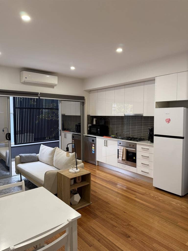 1 Room with private bathroom