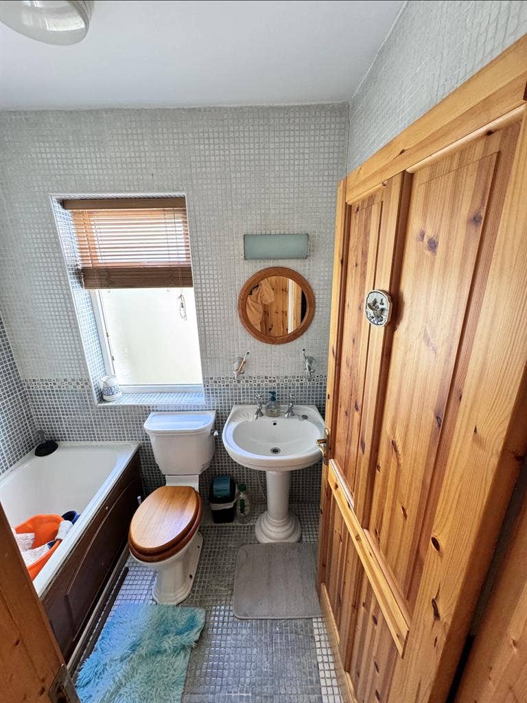 Double Room Available