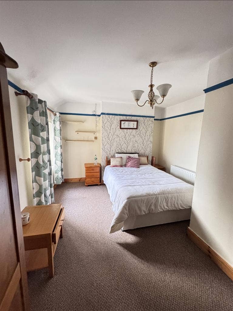 Double Room Available