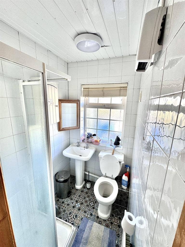 Double Room Available