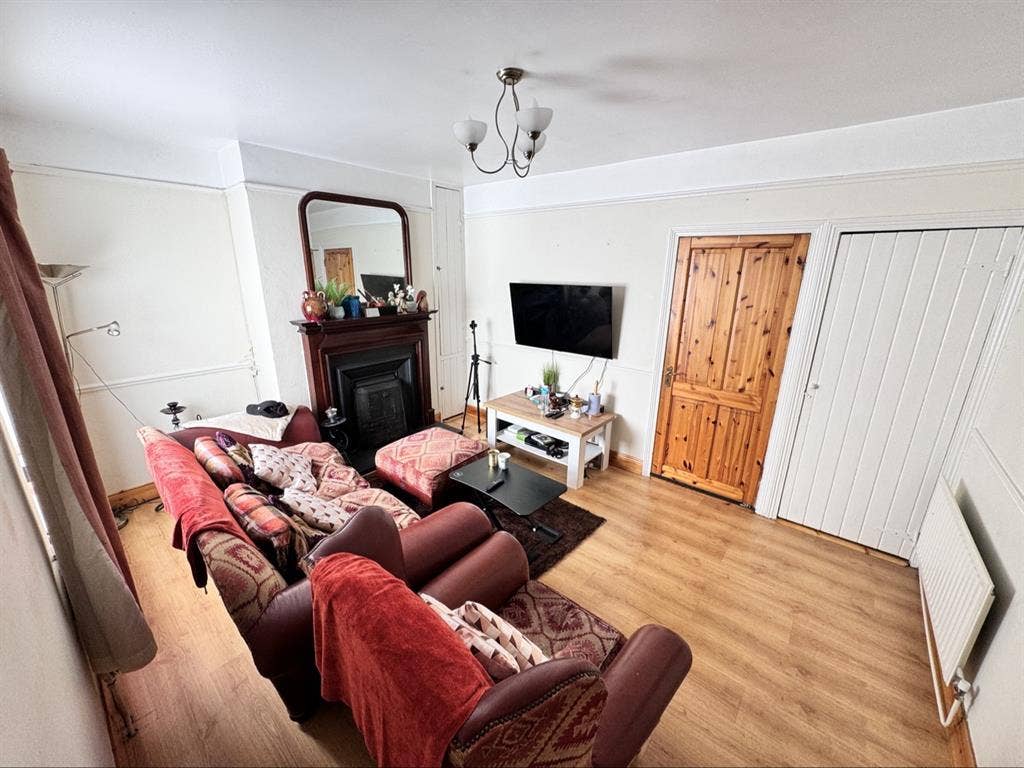 Double Room Available