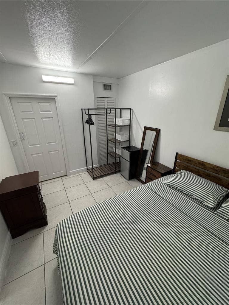 Furniture private room for rent