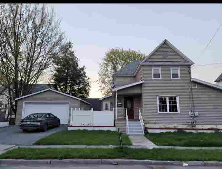 Looking for roommate