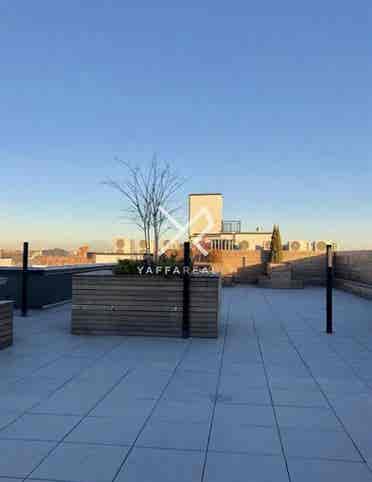 Room available for lease June 1!