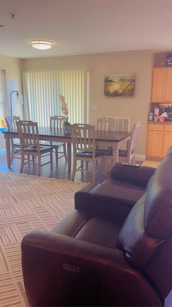 Looking for a female roomate