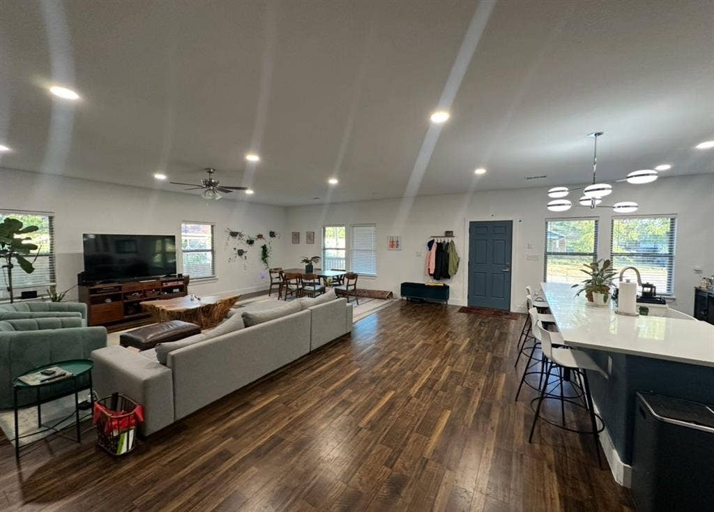 Private Room near Downtown Dallas
