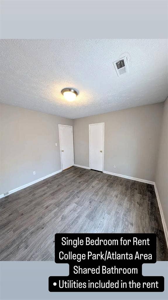 Single Room w. Shared Bathroomm