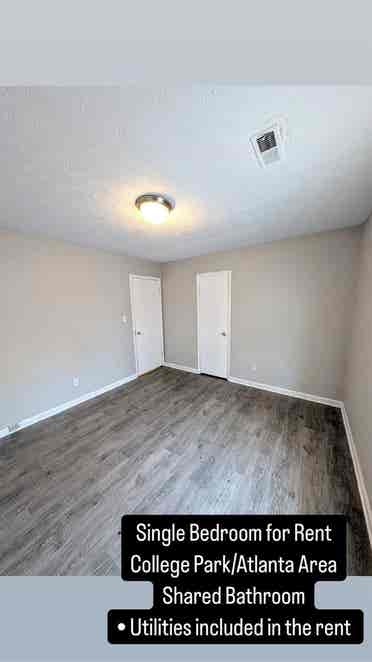 Single Room w. Shared Bathroomm