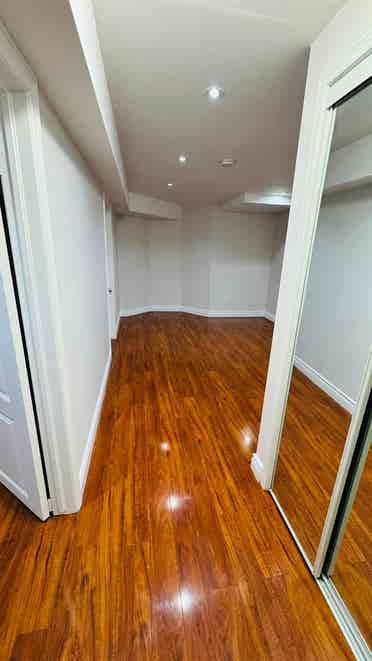 Room for rent in sharing 