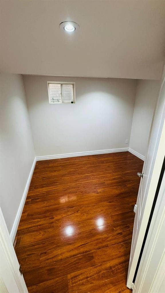 Room for rent in sharing