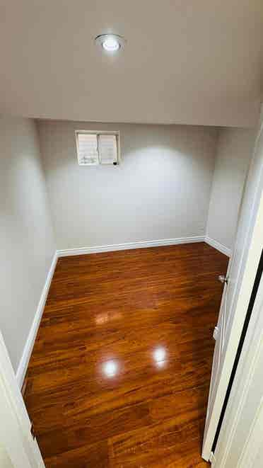Room for rent in sharing 