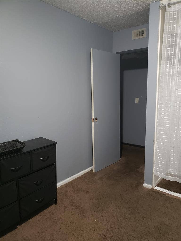 Riverside Room and private bathroom