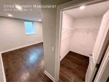 Room w/walk-in closet, private bath