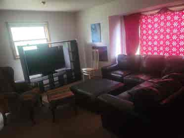 We are looking for a roomate