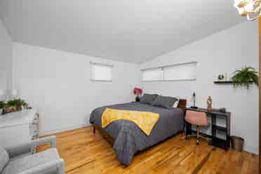 Large bedroom 1 Female roommate