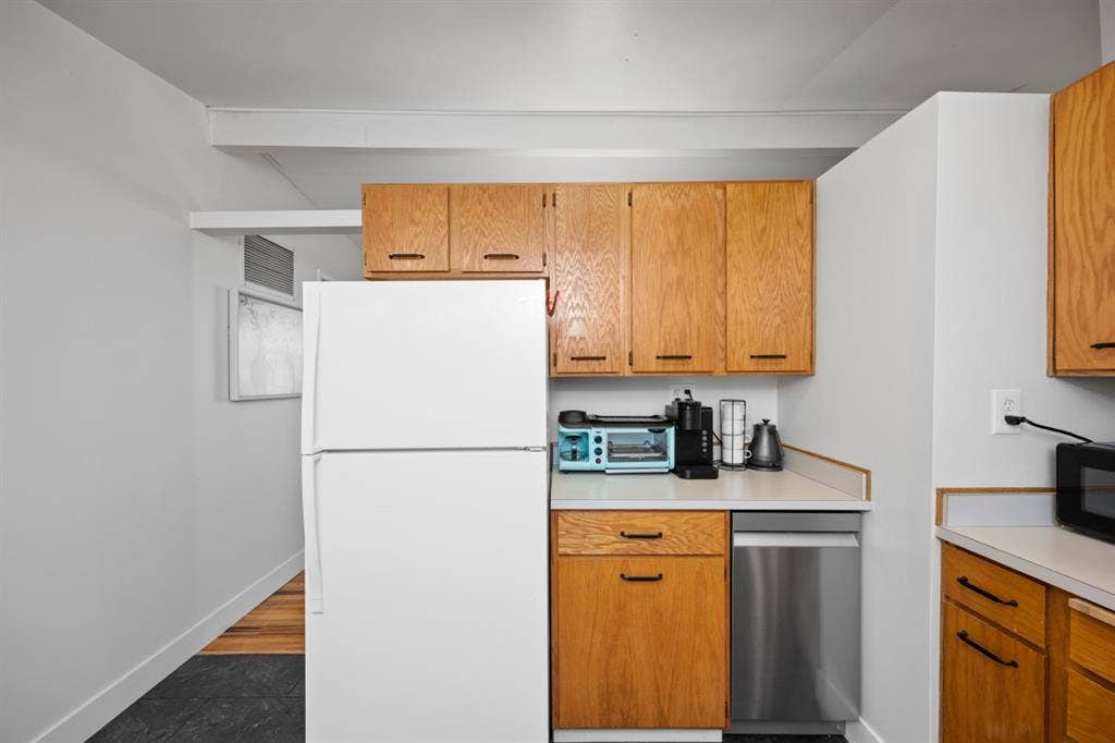 Large bedroom 1 Female roommate