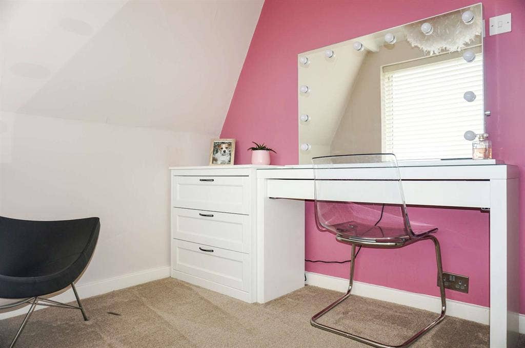 Room four oaks, Birmingham