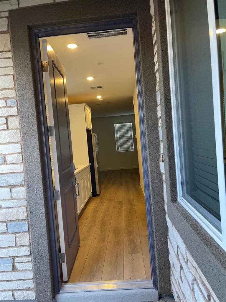 Available: studio space 1 tenant