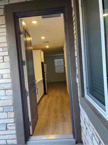Available for rent: studio space