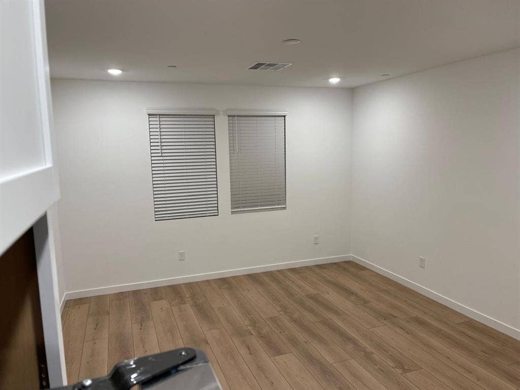 Available: studio space 1 tenant