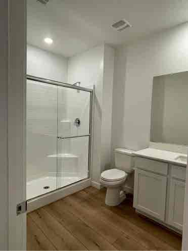 Available for rent: studio space