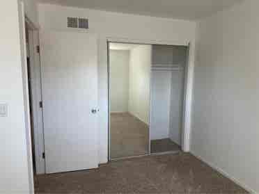 Looking for roomate in b