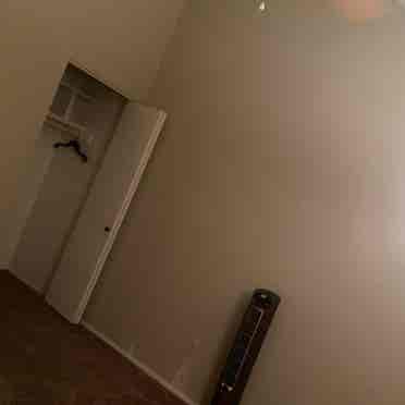 Room for rent share bathroom
