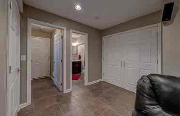 Seeking Clean, Respectful Roommate