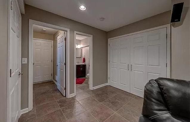 Seeking Clean, Respectful Roommate