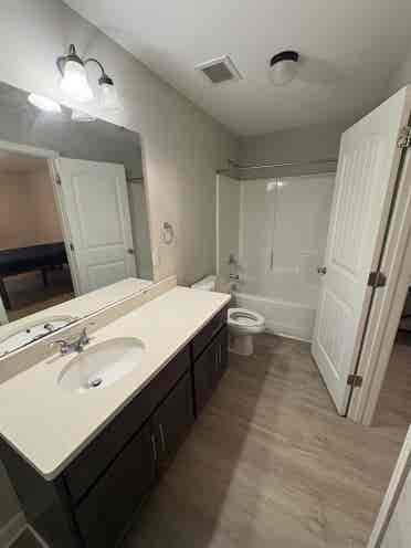 Sub-leasing 1 bedroom!