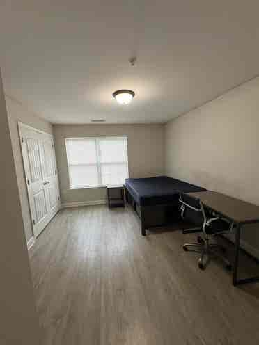 Sub-leasing 1 bedroom!
