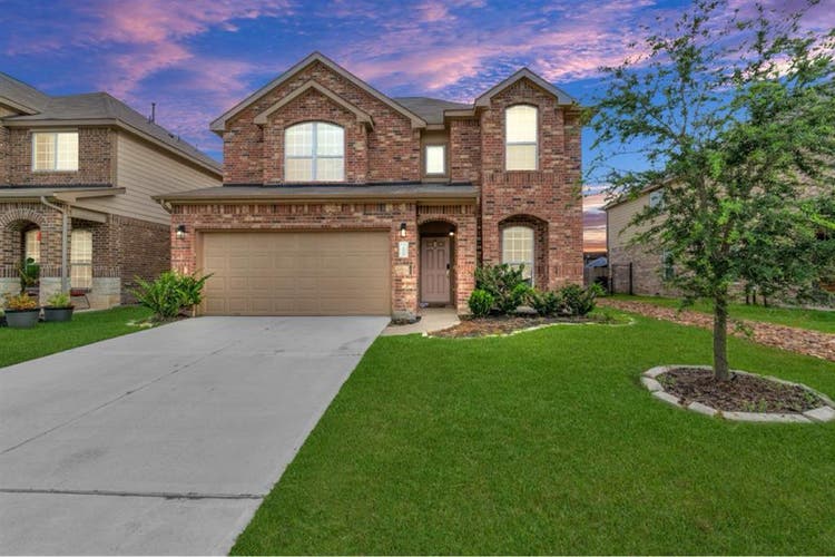 Katy lake house room for rent