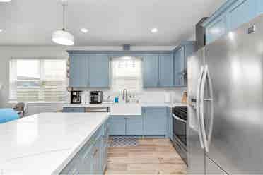 Katy lake house room for rent