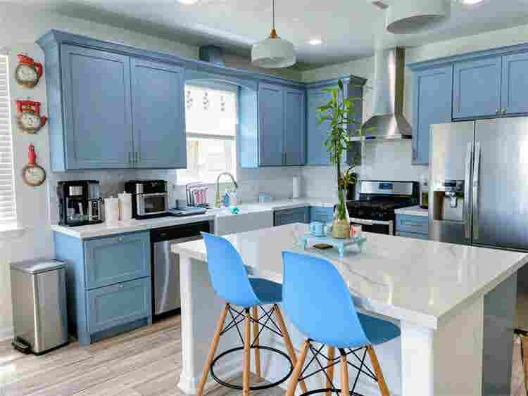 Katy lake house room for rent
