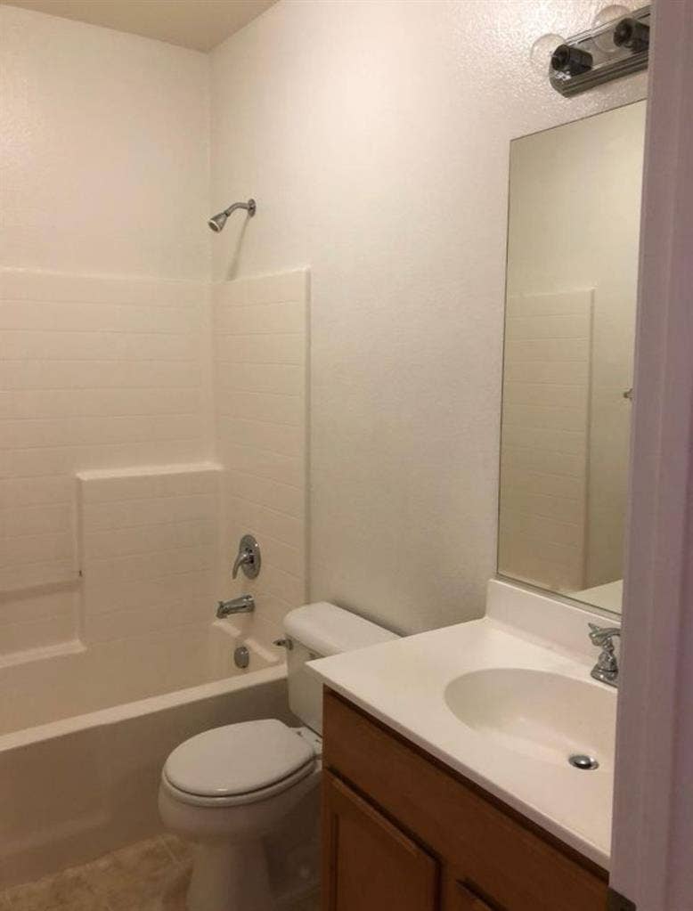 2bedrooms in a town home Oceanside