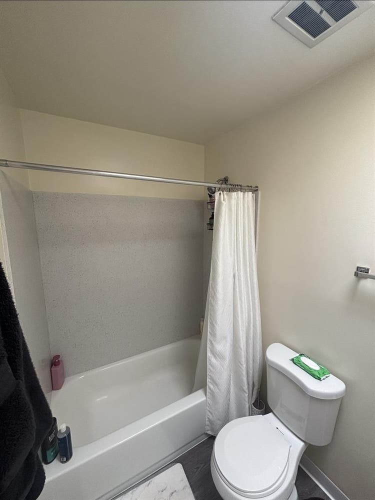 Iso Roomate June 1st move in