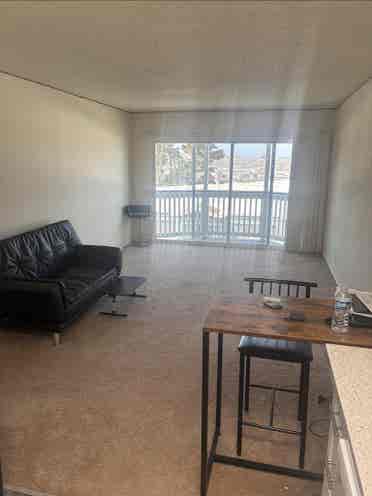 Iso Roomate June 1st move in