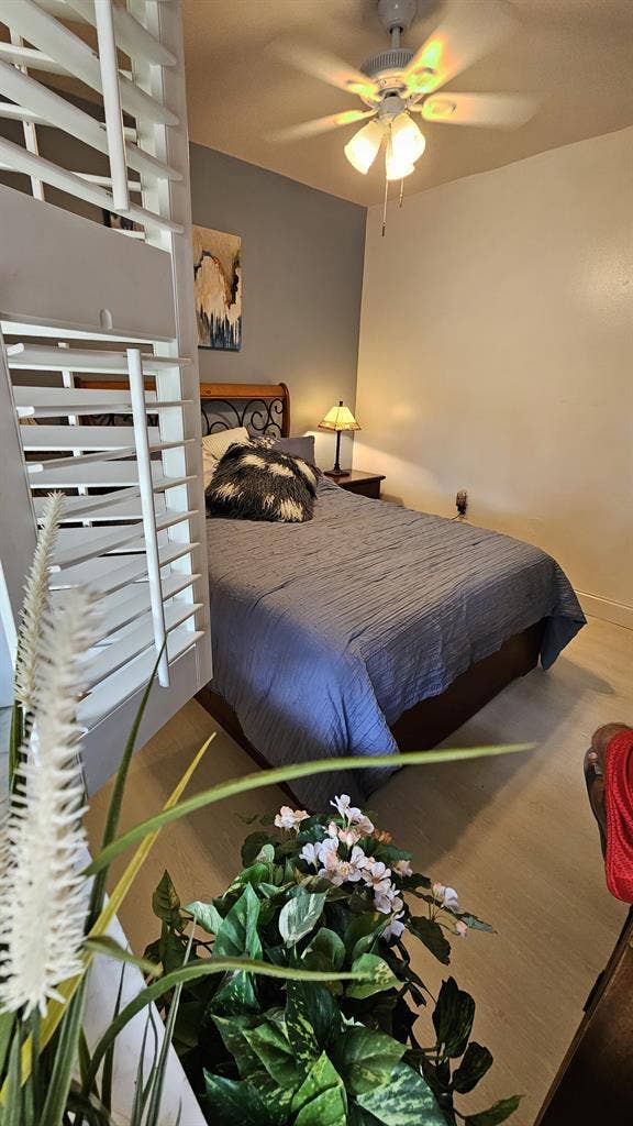 Furnished room with pvt. bathroom.